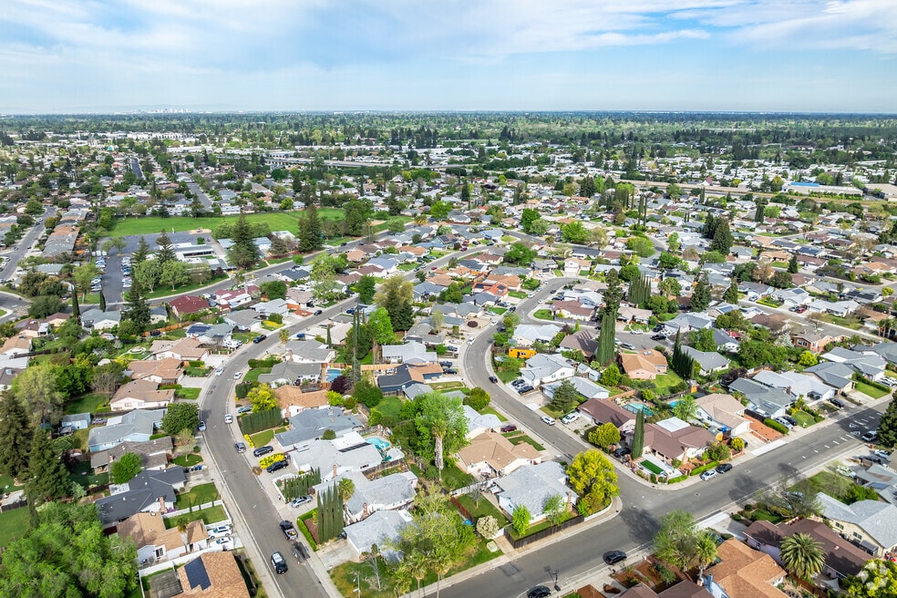 NH_Countryside_565369_P2_041525