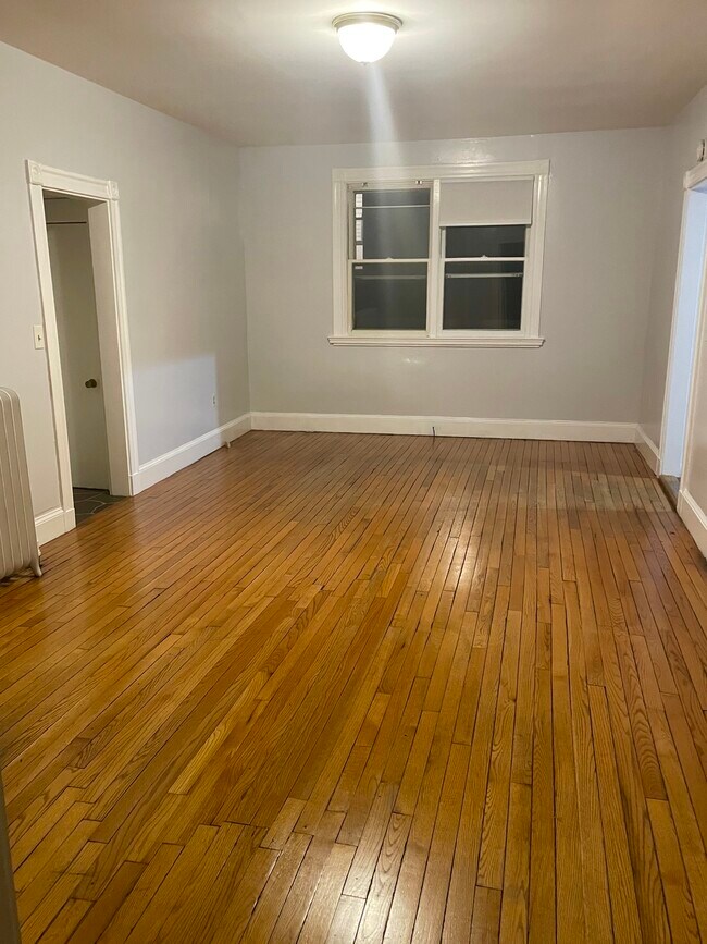 11 Sherman St unit 1L, Newport, RI 02840 - photo 6