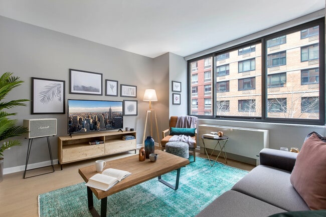 535 W 23 St unit FL3-ID2192, New York, NY 10011 - photo 2