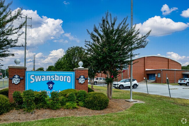 Swansboro Middle School serves almost 1000 students in the Jacksonville area.