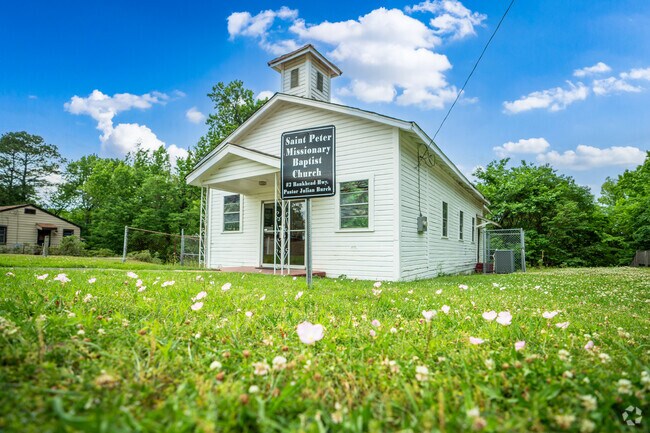 Find a beautiful place to worship in East Thomas.