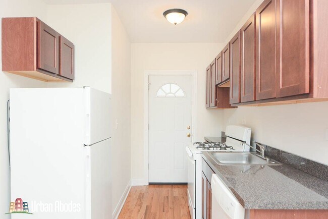625 W Cornelia Ave unit A09C, Chicago, IL 60657 - photo 4