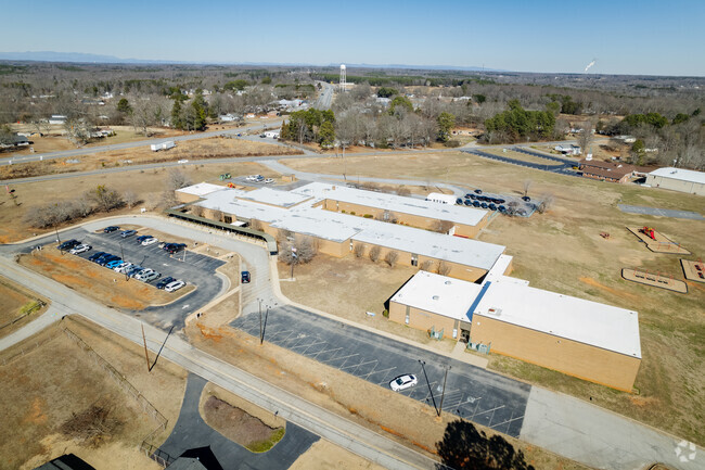 Parking at Mayo Elementary School