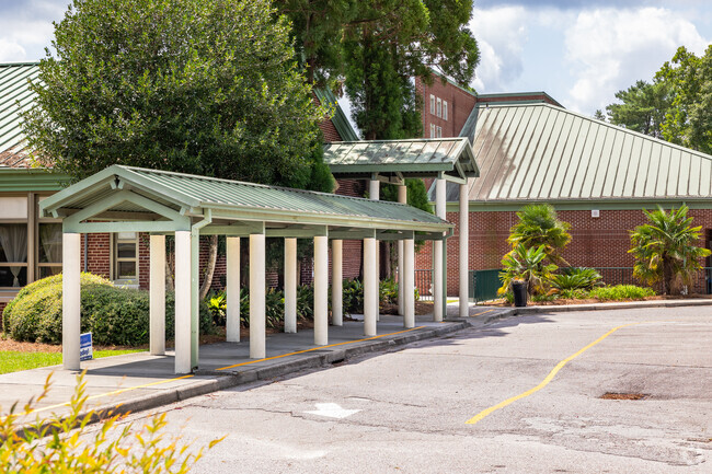 Brennen Elementary School in Columbia has covered drop off and pick up areas.