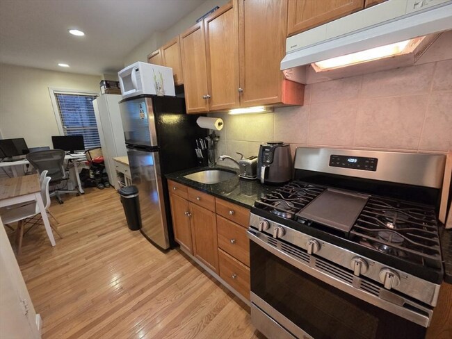 26 Unity St unit 2, Boston, MA 02113 - photo 3