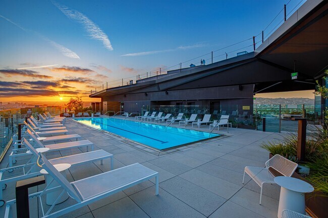 6401 Wilshire Blvd unit 1005, Los Angeles, CA 90048 - photo 2