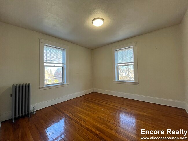 155 Summer St unit 3R, Somerville, MA 02143 - photo 5