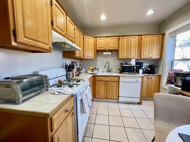 1 Torpie St unit 2, Roxbury Crossing, MA 02120 - photo 6