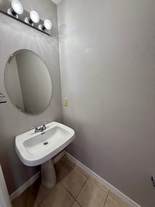 3712 Avalon Park Blvd E unit Avalon Park Apartmen, Orlando, FL 32828 - photo 7