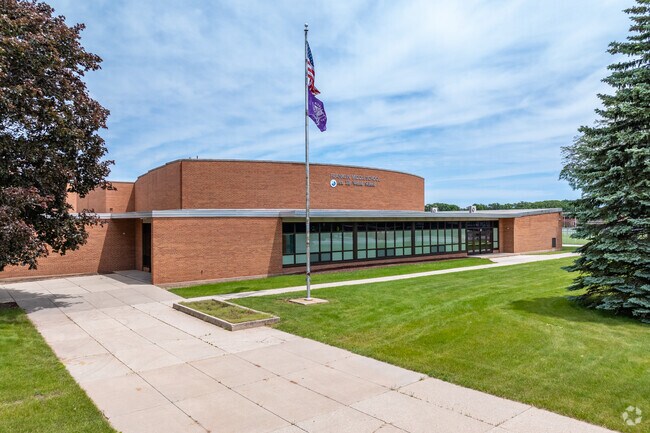 Franklin Middle School Scores a C- in academics by Niche.