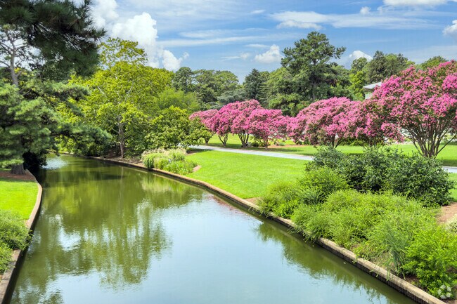 Larrymore Lawns is minutes from the 175-acre Norfolk Botanical Garden.