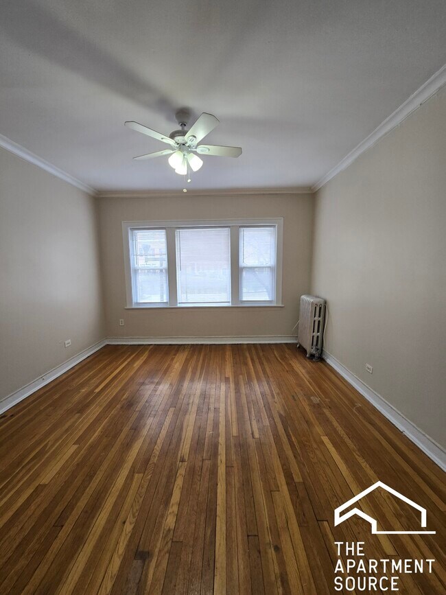 7749 N Sheridan Rd Unit 2, Chicago, IL 60626