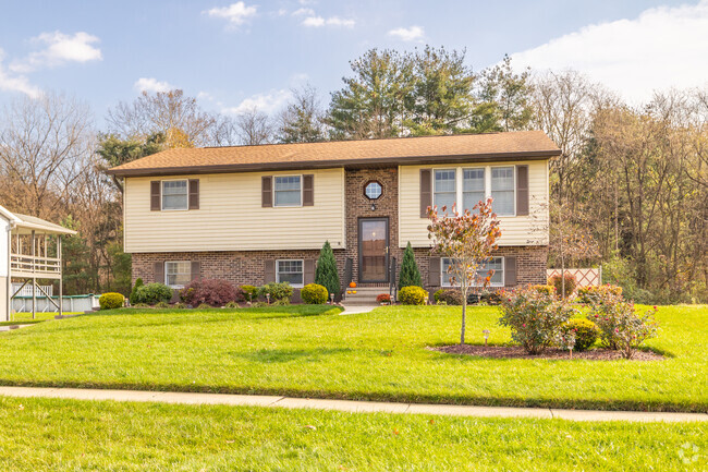 Craftsman style homes in Plains Township, PA also has space for basements.