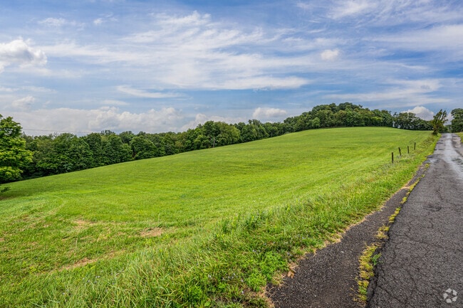 Land available for sale in Brookhaven lends opportunity for growth.