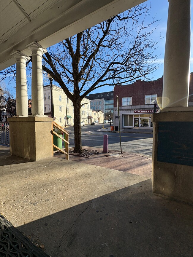 29 E 4th St unit Apartment 1, Bethlehem, PA 18015 - photo 2