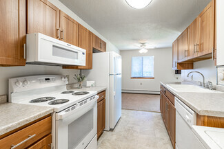 7700 Cahill Rd, Edina, MN 55439