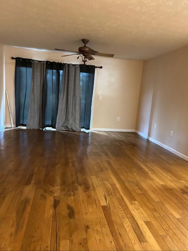 233 Legends Creek Place unit 102, Indianapolis, IN 46229 - photo 2