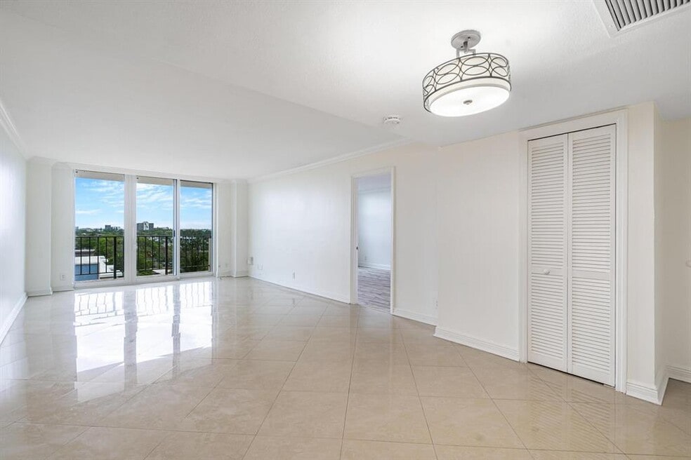 Ocean Place Condominiums unit 7N, Pompano Beach, FL 33062 - photo 1