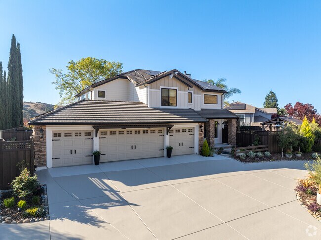 Find your perfect balance of charm and function at Richmond Ranch.