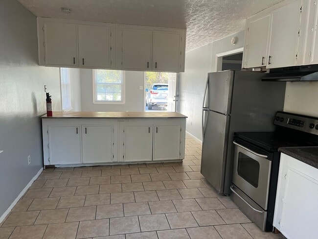 212 Preston Ave, Fayetteville, NC 28301 - photo 6