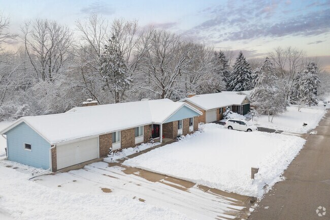 Green Tree features midcentury ranch-style homes on tree-lined streets.