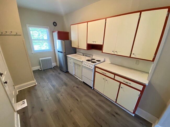 221 8th St S unit 5, La Crosse, WI 54601 - photo 6