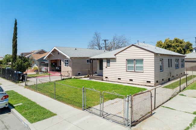 Small single story houses are a common sight in Florence.