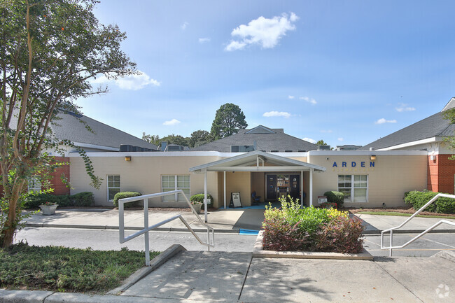 Arden Elementary School serves students from pre-k through 5th grade.