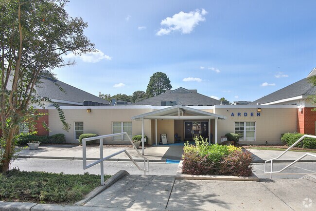 Arden Elementary School boasts a student-teacher ratio of 10-to-1.