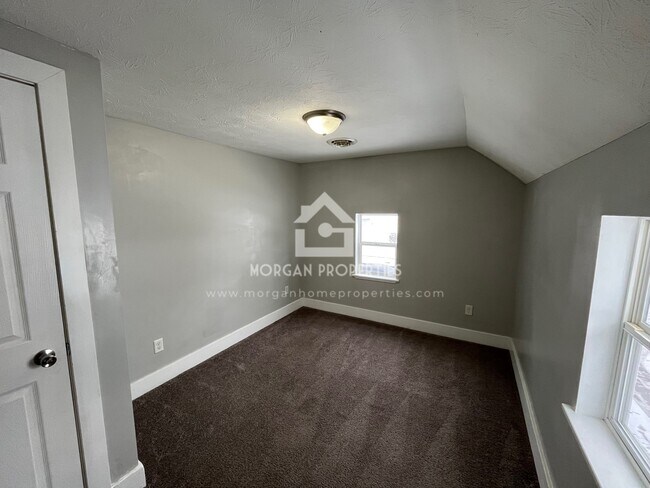 832 E 7th St, Anderson, IN 46012 - photo 7