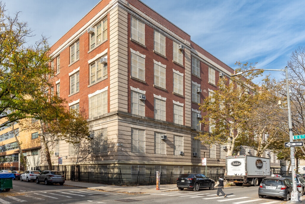 Williamsburg Preparatory School offers plenty of AP and Honors courses.