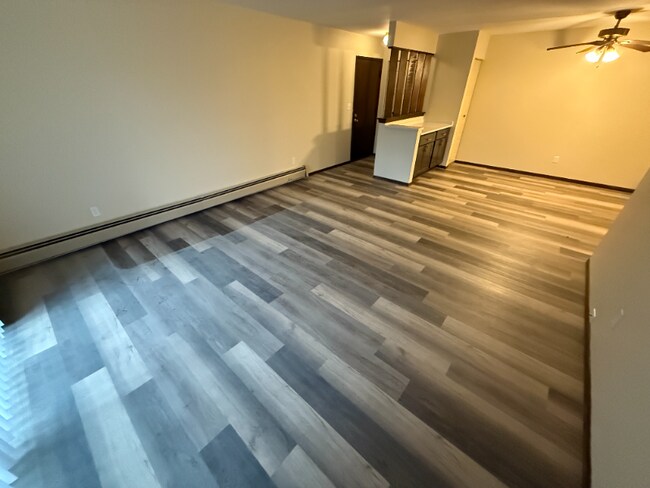 202 Williamsburg Dr unit 2, Thiensville, WI 53092 - photo 6