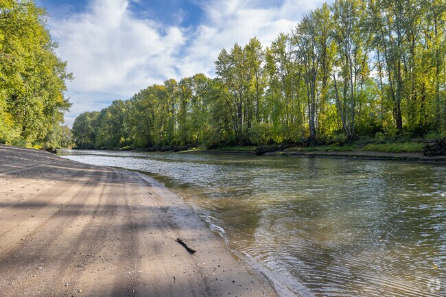 The Columbia Slough runs along the southern edge of Bridgeton.