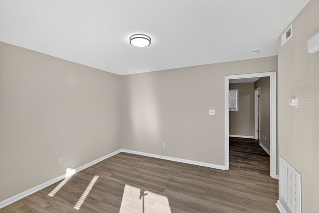 105 Bay Meadow Ct unit 105, Lexington, NC 27292 - photo 4