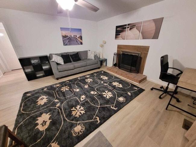 967 Lacon Dr unit ID1302415P, Newport News, VA 23608 - photo 4