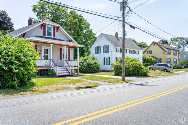 Explore the charm of colonial revival architecture in Somerset Historic Village, MA.
