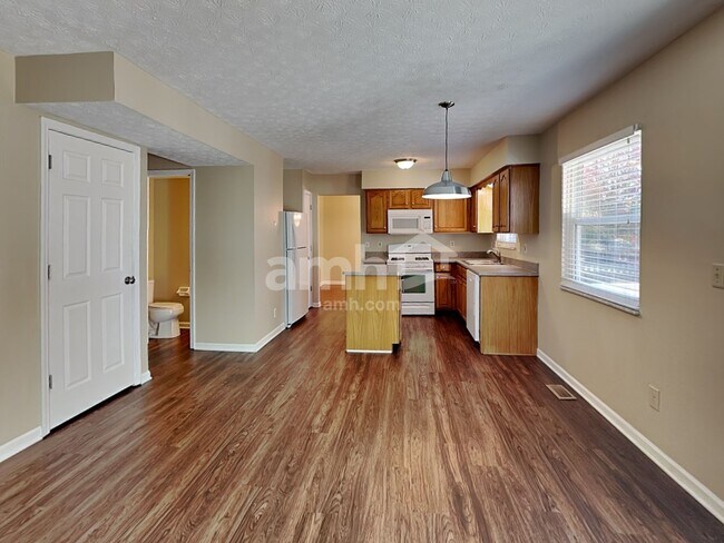 8612 Oak Creek Dr, Lewis Center, OH 43035 - photo 7