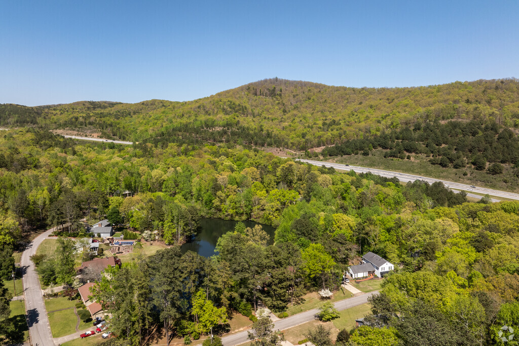 Explore Saks, a delightful unincorporated community located in the heart of Calhoun County, Alabama.