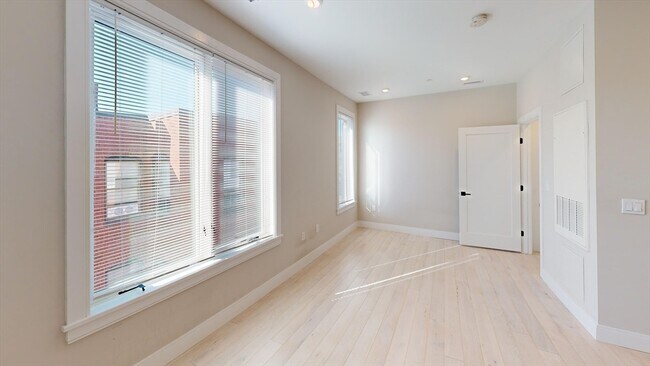 198 Green St unit 202, Jamaica Plain, MA 02130 - photo 7