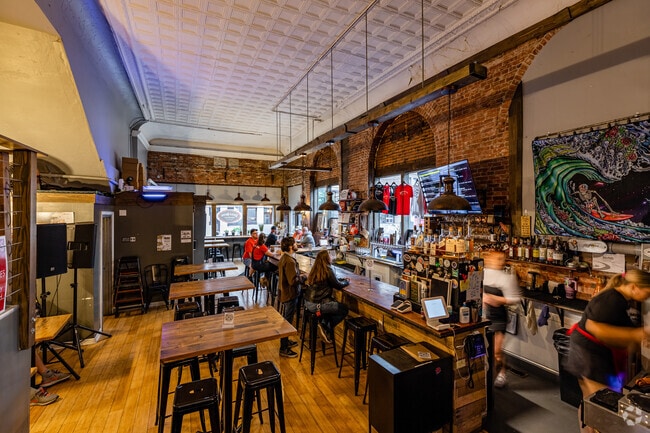 Lincoln Avenue Brewery in Bellevue has a great atmosphere to go with the great food and drink.