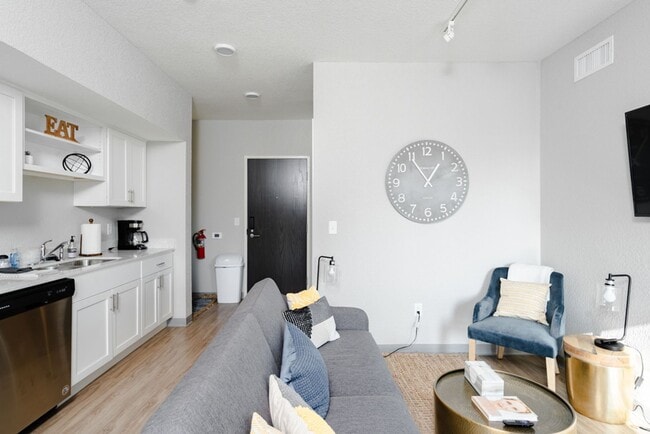 Arabella: 200 W 1st St - Cedar Falls, Cedar Falls, IA 50613 - photo 5