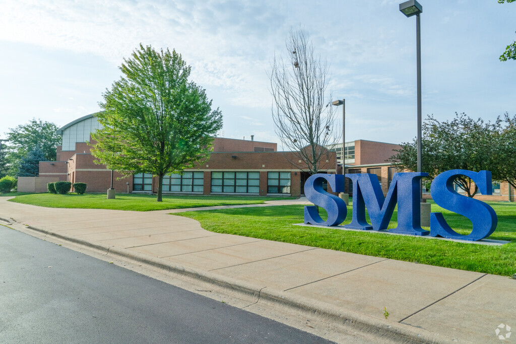 St Mary Elementary School sign and building in Mokena.