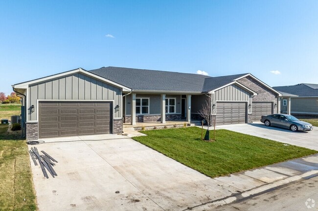 Platinum Pointe, West Des Moines, IA 50266 - photo 2