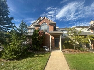 3608 Oakmonte Blvd, Rochester, MI 48306