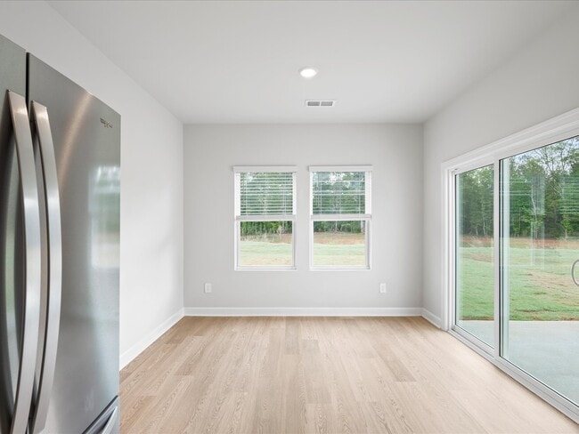 928 Penfold Point, Wellford, SC 29385 - photo 3