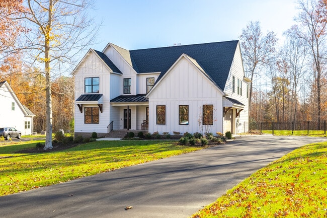 8276 Mount Eagle Rd unit 36663383, Ashland, VA 23005 - photo 2