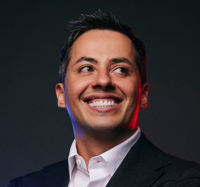 Agent Photo