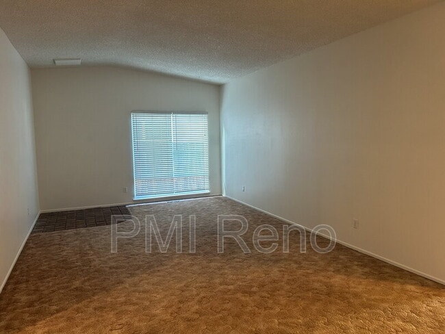 933 Glen Meadow Dr, Sparks, NV 89434 - photo 2