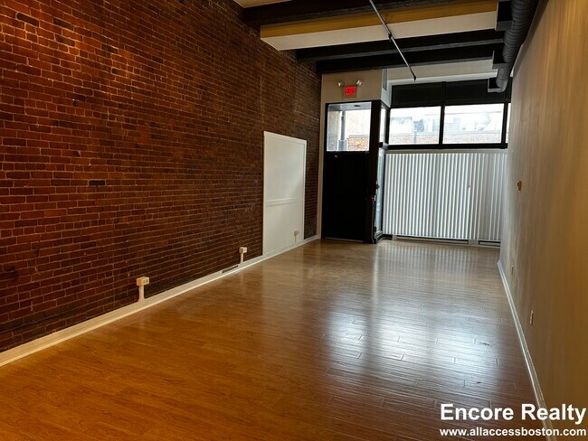 254 Friend St unit 7, Boston, MA 02114 - photo 2