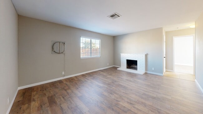 5022 Carmel Ave unit 3, Las Vegas, NV 89122 - photo 3